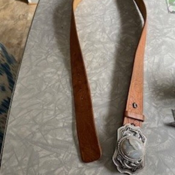 Vintage Tooled Western Genuine Leather Belt with vintage cabochon buckle - Picture 2 of 7